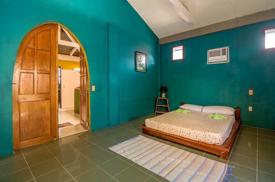 Guest house Secret, The Hobbit House Boracay Island